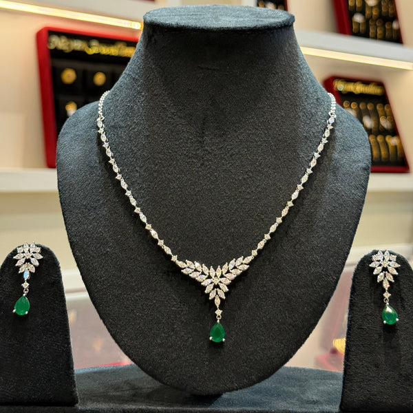 Green solitaire 925 Silver necklace