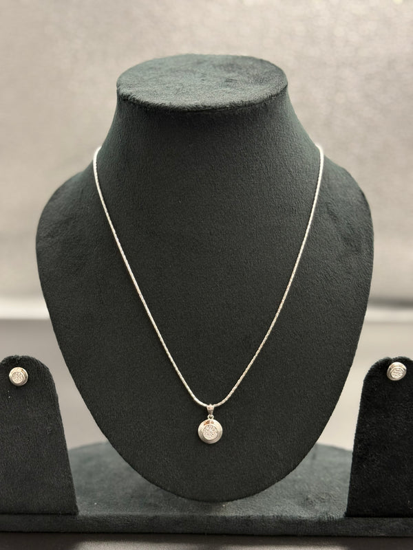 Sterling 925 silver chain pendant set with earrings